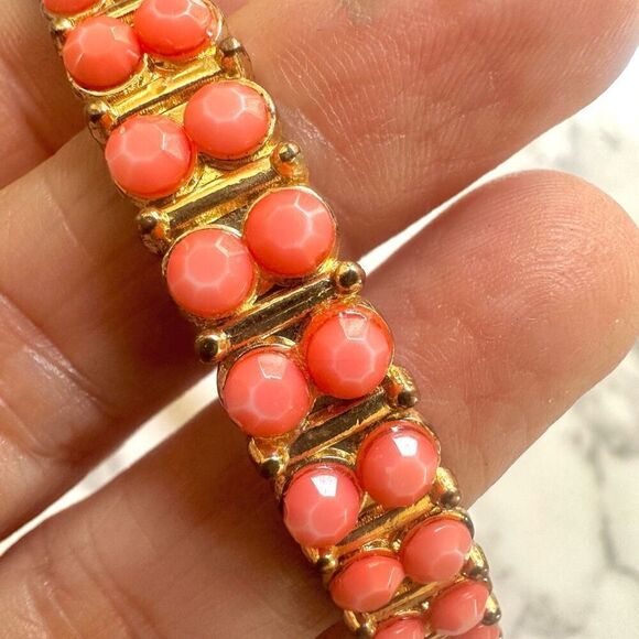 Peach beaded gold tone bangle bracelet - Picture 3 of 8